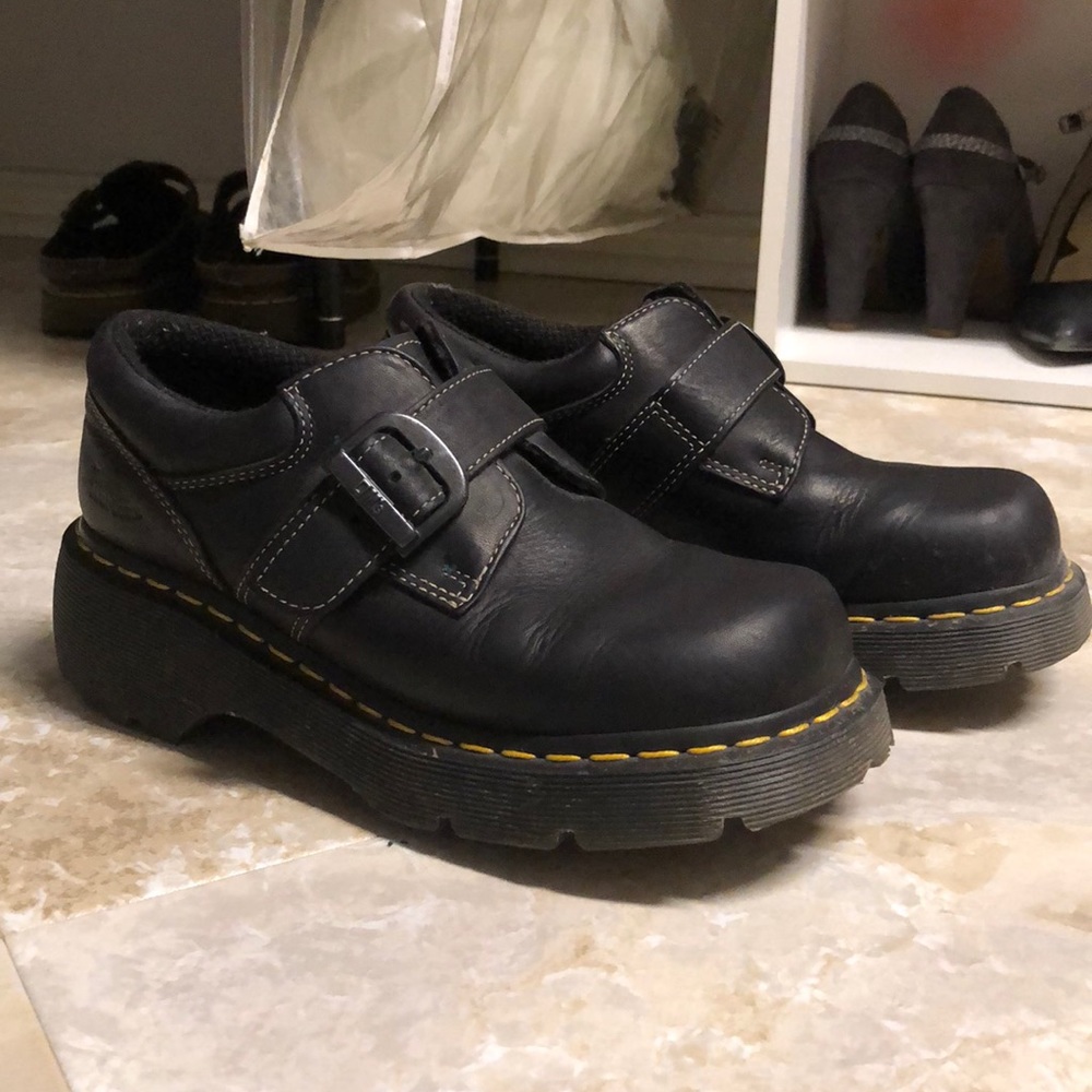 Dr. Martens, black size 6 in women’s